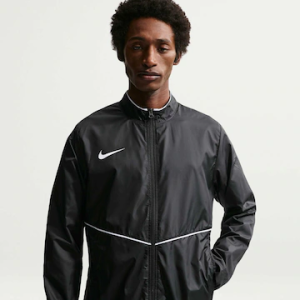 Achamos: Jaqueta Nike Park 26 Impermeável por R$ 179,00