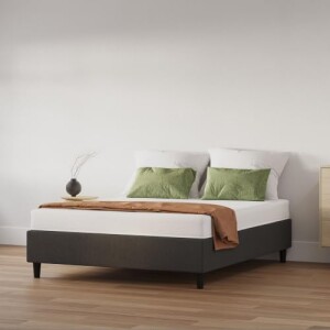 Achamos: Colchão Emma One Light Queen por R$ 1.419,06