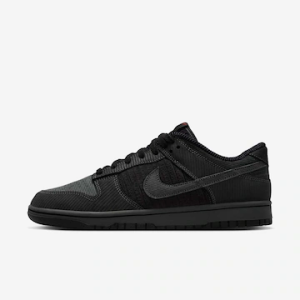 Tênis Dunk Low Retro Premium: de R$ 1.099,99 por R$ 559,99