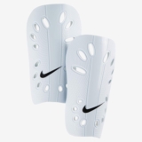 Caneleira Nike J Guard Unissex com 62% de desconto